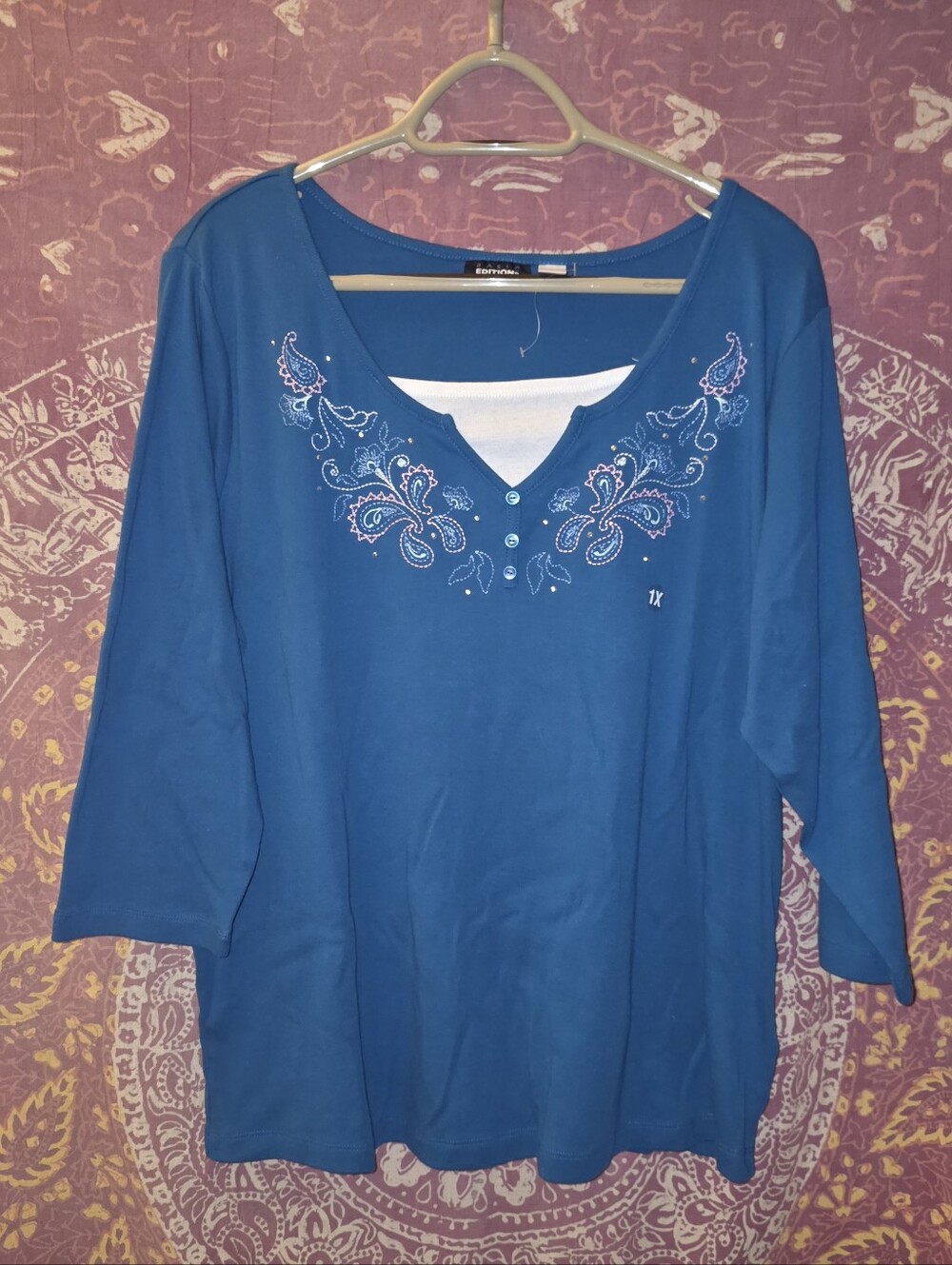 Basic Editions Womans Embelished Top 1x/ Blue White